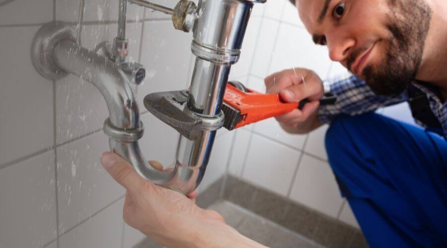 Expert burst pipe repair services in Niland, CA